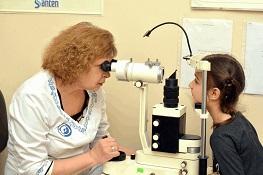 Детский врач-офтальмолог
